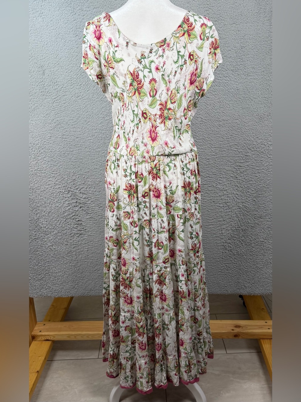 Soft Surroundings Kara Dress Womens Medium White Floral Tiered Maxi Boho Preppy - Picture 3 of 11
